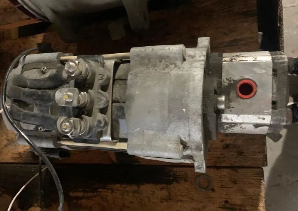 Volvo B5LH 2012 21543421 Volvo truck - Pompă de servodirecţie pentru Camion: Foto 1 Volvo B5LH 2012 21543421 Volvo truck - Pompă de servodirecţie pentru Camion: Foto 1