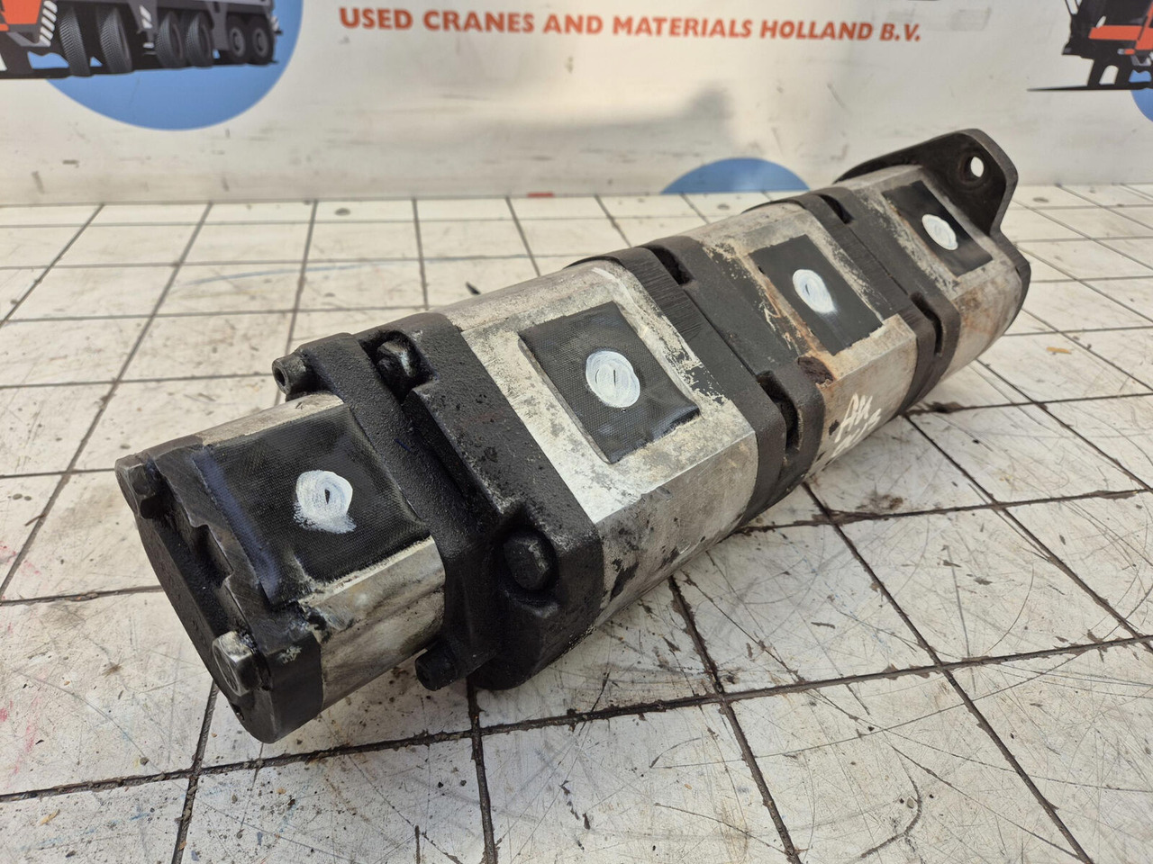 Bosch Bosch 4 way gear pump - Pompa hidraulica pentru Macara: Foto 3 Bosch Bosch 4 way gear pump - Pompa hidraulica pentru Macara: Foto 3