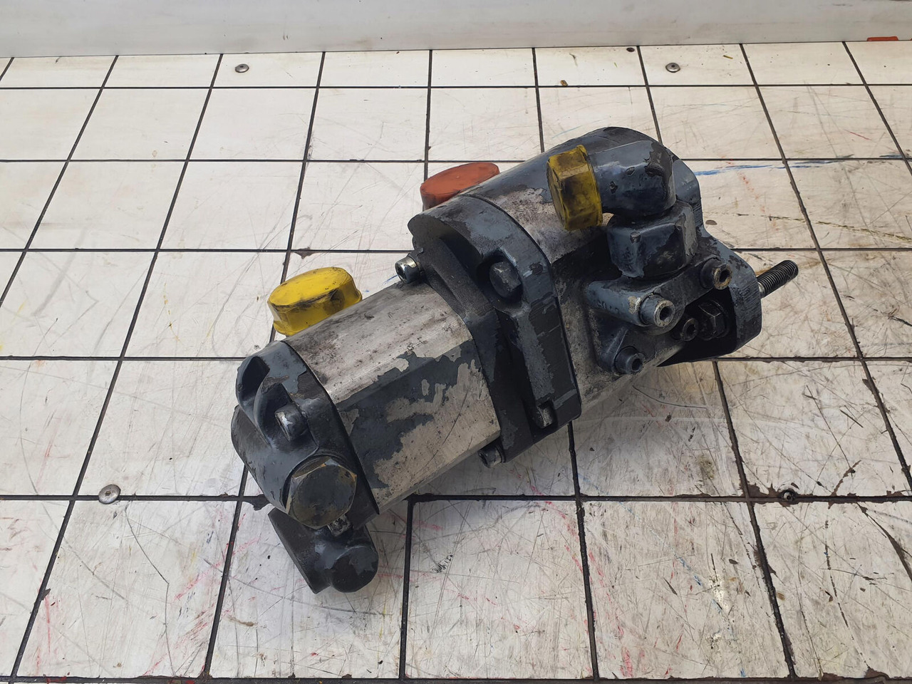 Bosch LTM 1060 dual gear pump - Pompa hidraulica pentru Automacara: Foto 3 Bosch LTM 1060 dual gear pump - Pompa hidraulica pentru Automacara: Foto 3