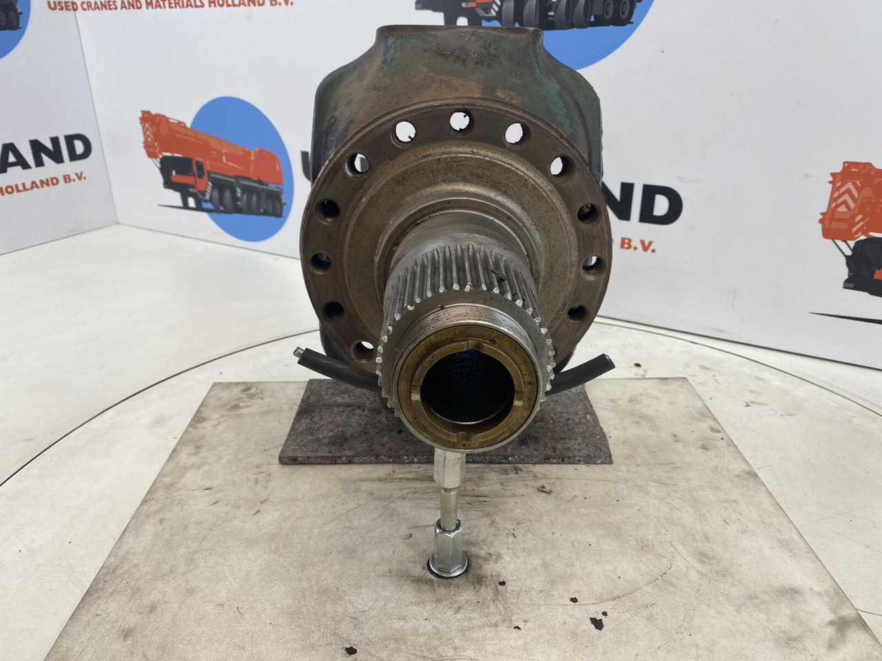 FAUN ATF 30 Steering knuckle 16 holes axle 1 - Fuzeta pentru Automacara: Foto 2 FAUN ATF 30 Steering knuckle 16 holes axle 1 - Fuzeta pentru Automacara: Foto 2