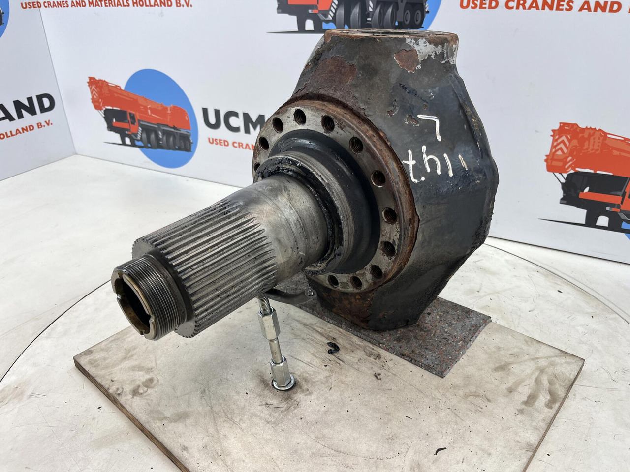 FAUN ATF 45-3 Steering knuckle 16 holes axle 3 - Fuzeta pentru Macara: Foto 1 FAUN ATF 45-3 Steering knuckle 16 holes axle 3 - Fuzeta pentru Macara: Foto 1