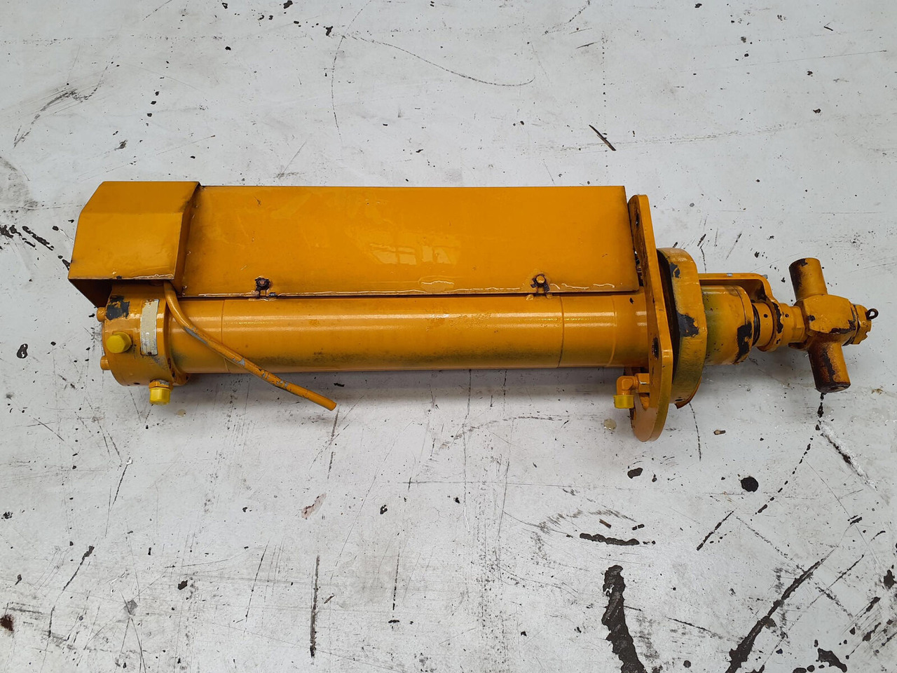 FAUN ATF 45-3 counterweight cylinder - Cilindru hidraulic pentru Macara: Foto 1 FAUN ATF 45-3 counterweight cylinder - Cilindru hidraulic pentru Macara: Foto 1