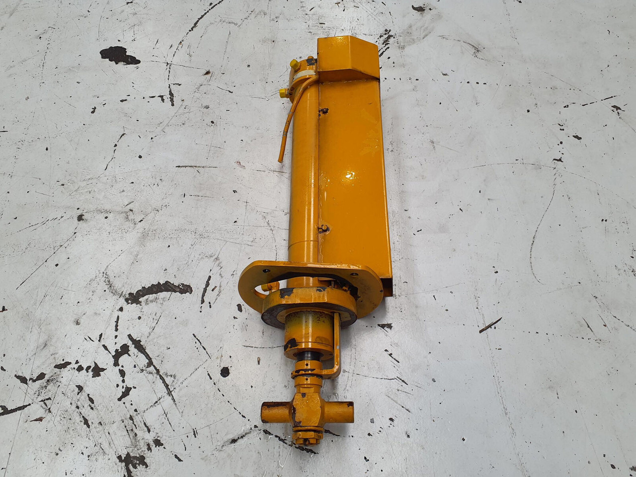 FAUN ATF 45-3 counterweight cylinder - Cilindru hidraulic pentru Macara: Foto 3 FAUN ATF 45-3 counterweight cylinder - Cilindru hidraulic pentru Macara: Foto 3