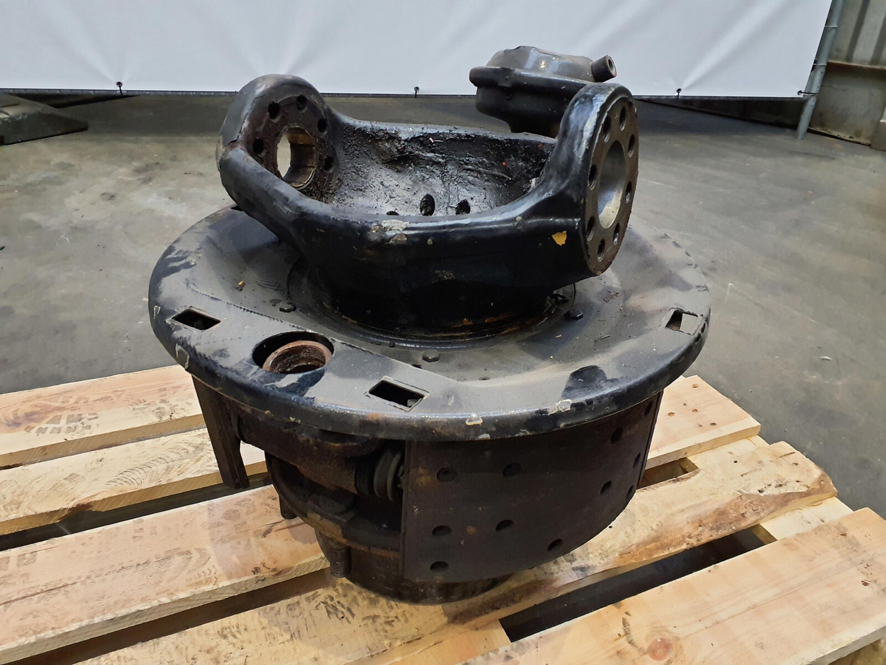 FAUN ATF 50G-3 steering knuckle axle 1 left - Fuzeta pentru Automacara: Foto 1 FAUN ATF 50G-3 steering knuckle axle 1 left - Fuzeta pentru Automacara: Foto 1