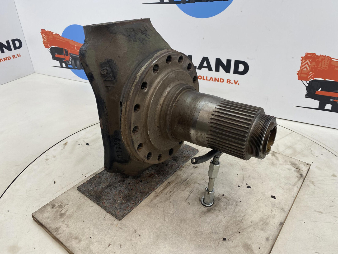 FAUN Faun ATF 30 Steering knuckle 16 holes axle 1 - Fuzeta pentru Automacara: Foto 3 FAUN Faun ATF 30 Steering knuckle 16 holes axle 1 - Fuzeta pentru Automacara: Foto 3