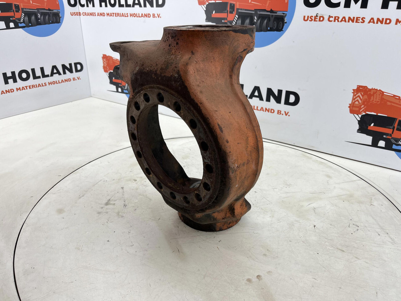 FAUN RTF 50/60 Steering knuckle 16 holes axle 1 right - Fuzeta pentru Automacara: Foto 1 FAUN RTF 50/60 Steering knuckle 16 holes axle 1 right - Fuzeta pentru Automacara: Foto 1