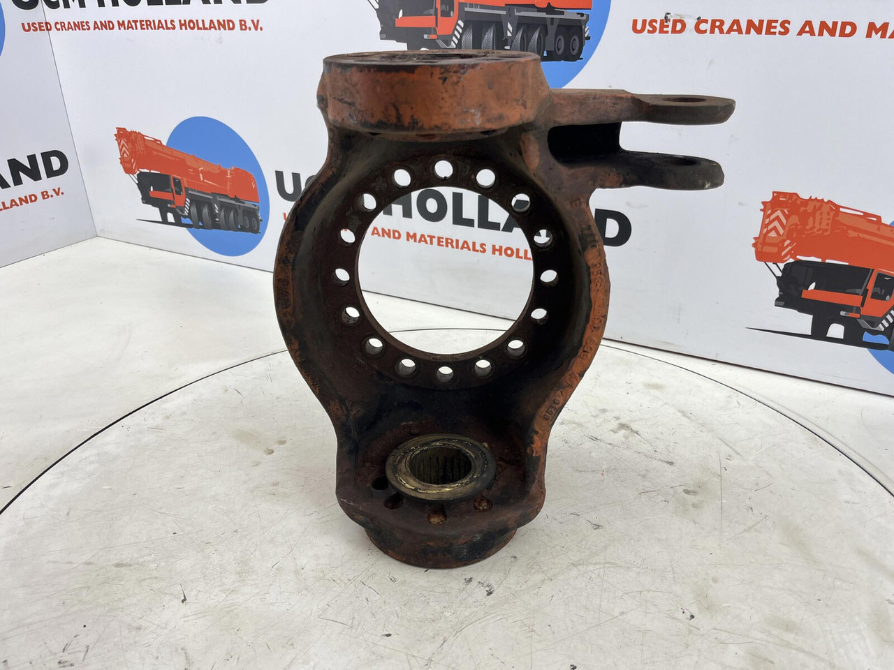 FAUN RTF 50/60 Steering knuckle 16 holes axle 1 right - Fuzeta pentru Automacara: Foto 5 FAUN RTF 50/60 Steering knuckle 16 holes axle 1 right - Fuzeta pentru Automacara: Foto 5