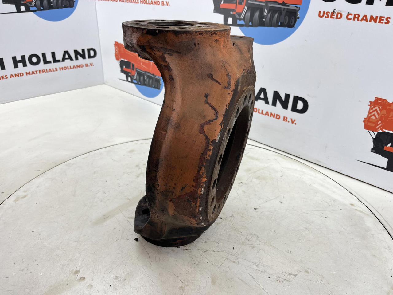 FAUN RTF 50 Steering knuckle 16 holes axle 1 left - Fuzeta pentru Macara: Foto 3 FAUN RTF 50 Steering knuckle 16 holes axle 1 left - Fuzeta pentru Macara: Foto 3