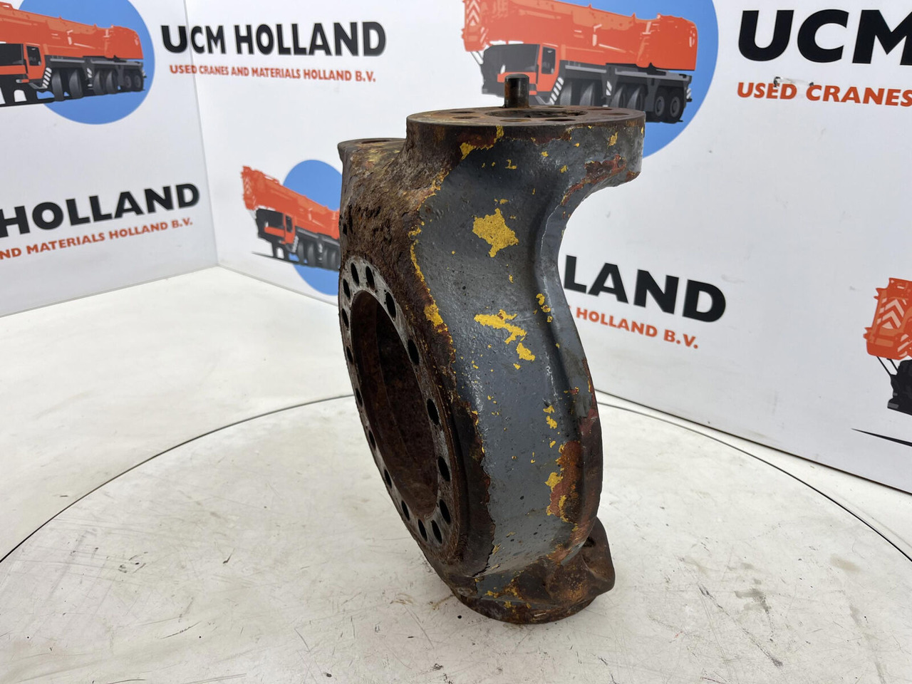 FAUN RTF 50 Steering knuckle 16 holes right - Fuzeta pentru Automacara: Foto 1 FAUN RTF 50 Steering knuckle 16 holes right - Fuzeta pentru Automacara: Foto 1