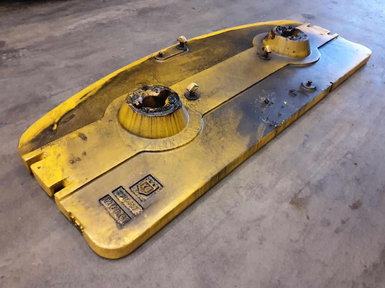 Grove GMK 3050 counterweight 1,3 ton - Contragreutate pentru Automacara: Foto 4 Grove GMK 3050 counterweight 1,3 ton - Contragreutate pentru Automacara: Foto 4