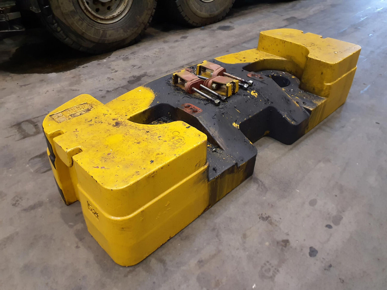 Grove GMK 3050 counterweight 5,2 ton - Contragreutate pentru Automacara: Foto 4 Grove GMK 3050 counterweight 5,2 ton - Contragreutate pentru Automacara: Foto 4