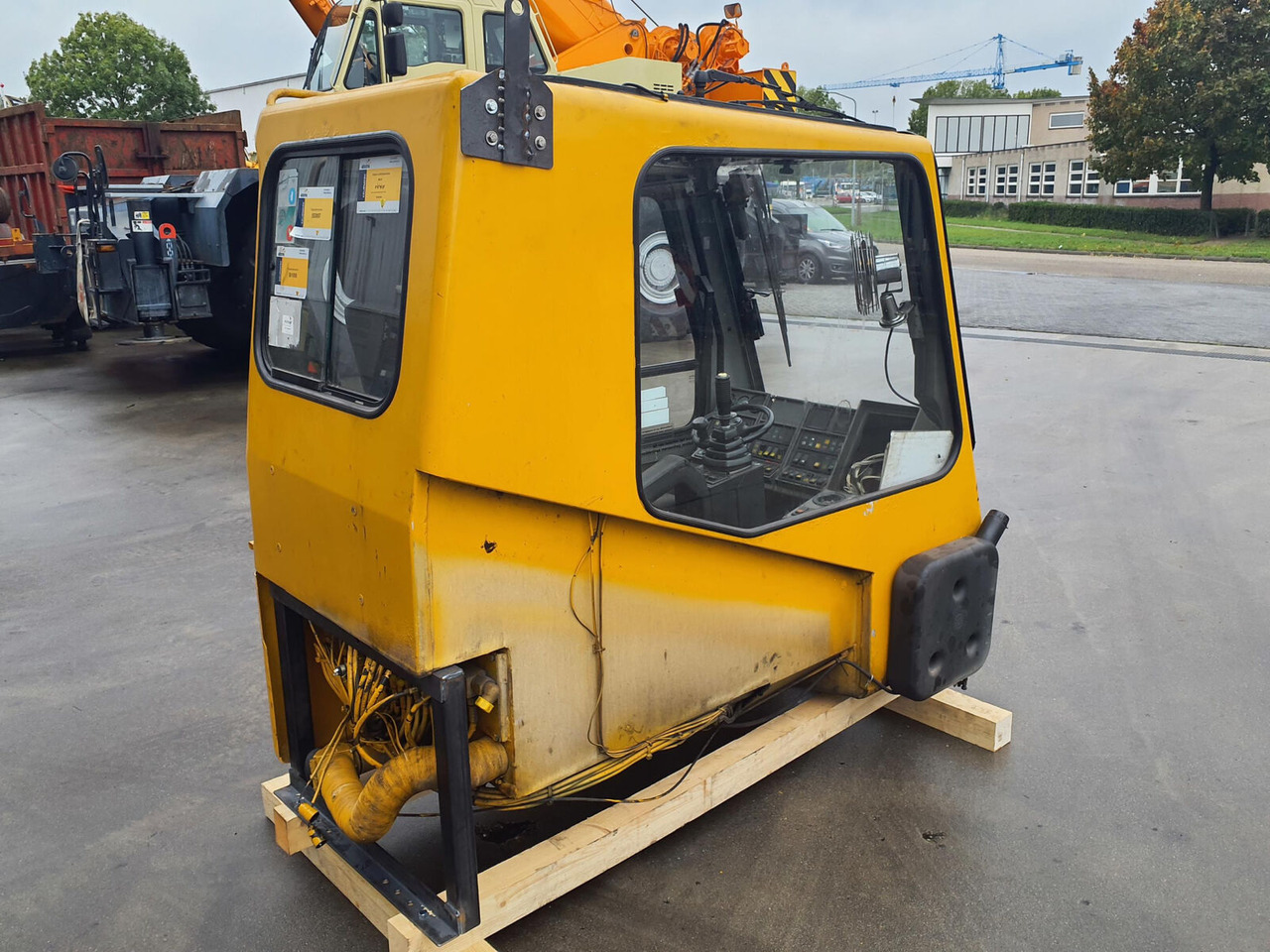 Grove GMK 3050 operators cab - Cabină pentru Automacara: Foto 3 Grove GMK 3050 operators cab - Cabină pentru Automacara: Foto 3