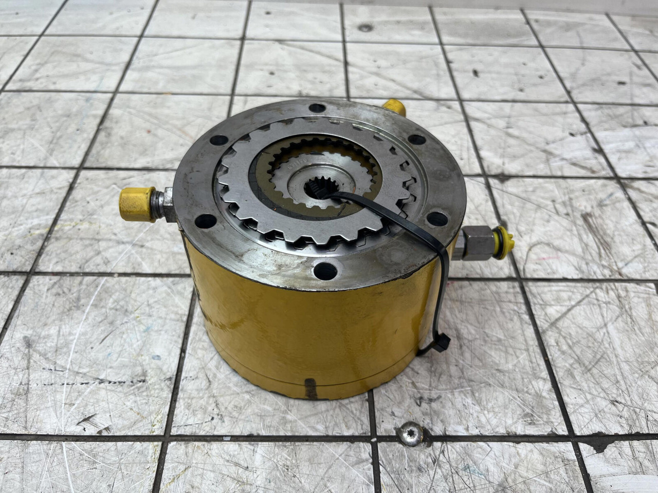Grove GMK 6300L multiple-disk brake - Reductor de rotire pentru Automacara: Foto 1 Grove GMK 6300L multiple-disk brake - Reductor de rotire pentru Automacara: Foto 1