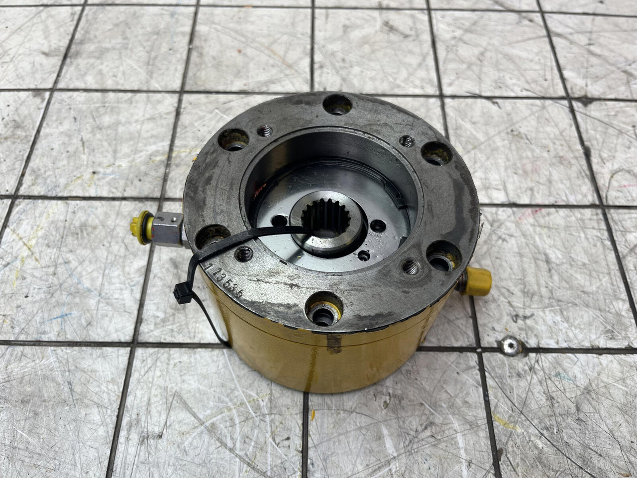 Grove GMK 6300L multiple-disk brake - Reductor de rotire pentru Automacara: Foto 3 Grove GMK 6300L multiple-disk brake - Reductor de rotire pentru Automacara: Foto 3