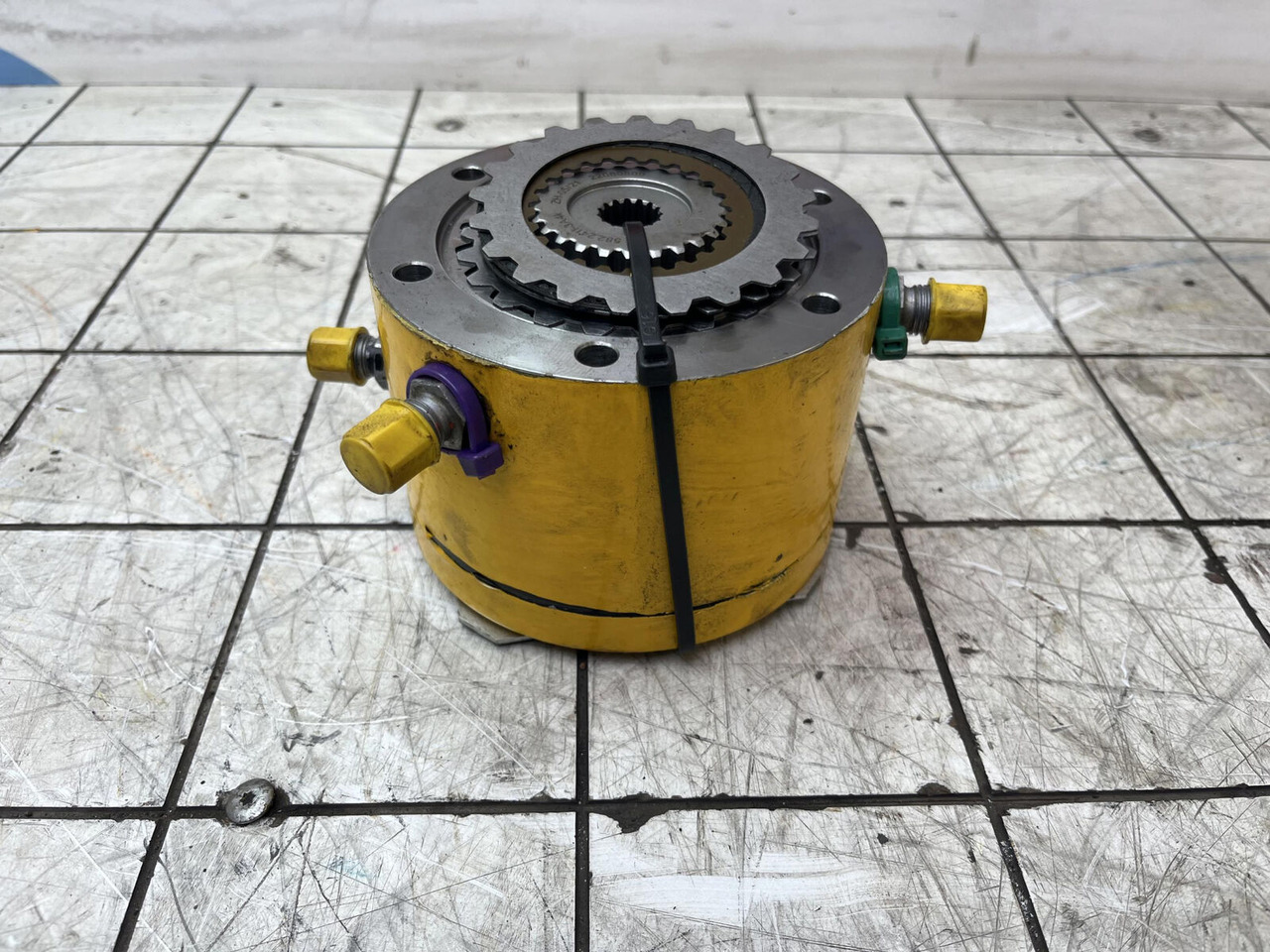 Grove GMK 6300L multiple-disk brake - Reductor de rotire pentru Automacara: Foto 1 Grove GMK 6300L multiple-disk brake - Reductor de rotire pentru Automacara: Foto 1