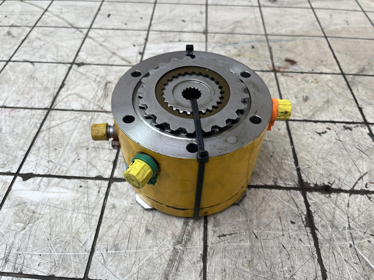 Grove GMK 6300L multiple-disk brake - Reductor de rotire pentru Automacara: Foto 2 Grove GMK 6300L multiple-disk brake - Reductor de rotire pentru Automacara: Foto 2