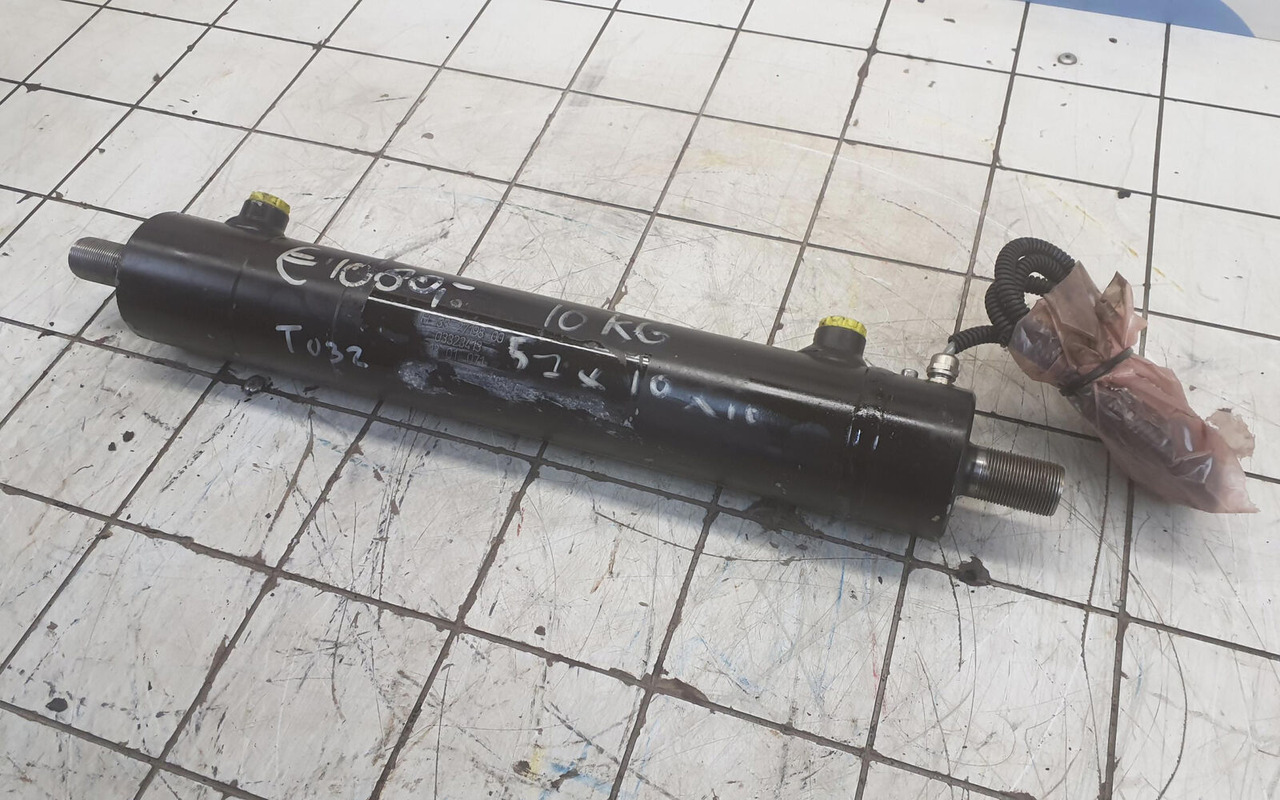 Grove GMK steering cylinder with length sensor - Cilindru hidraulic pentru Automacara: Foto 1 Grove GMK steering cylinder with length sensor - Cilindru hidraulic pentru Automacara: Foto 1