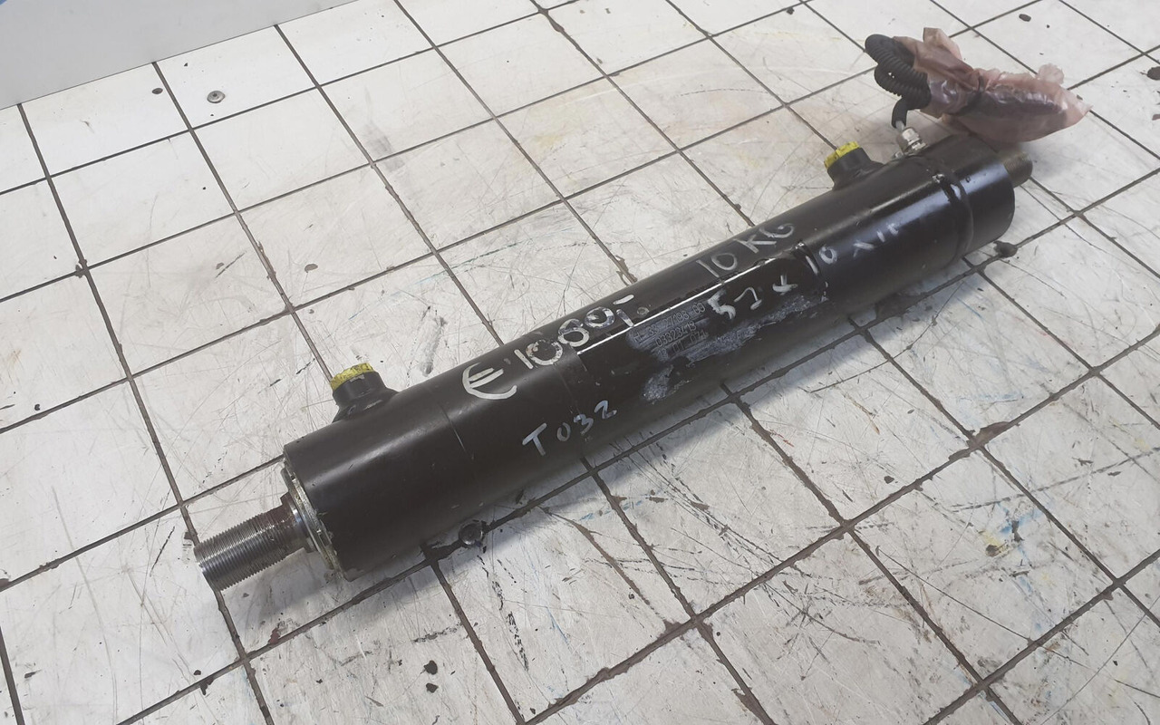 Grove GMK steering cylinder with length sensor - Cilindru hidraulic pentru Automacara: Foto 2 Grove GMK steering cylinder with length sensor - Cilindru hidraulic pentru Automacara: Foto 2