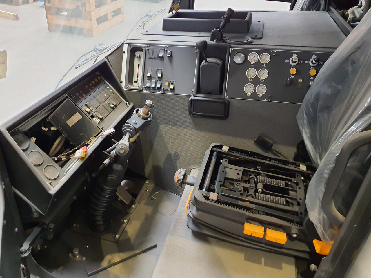 Grove Krupp KMK lower cabin - Cabină pentru Automacara: Foto 5 Grove Krupp KMK lower cabin - Cabină pentru Automacara: Foto 5