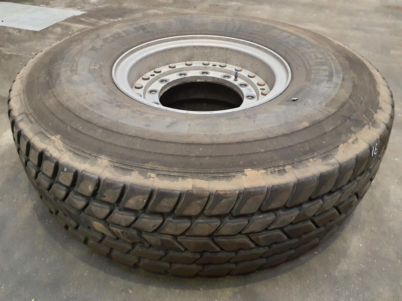 Grove Wheel 445/95R25 12 13.4 2p alu - Roată completă pentru Macara: Foto 2 Grove Wheel 445/95R25 12 13.4 2p alu - Roată completă pentru Macara: Foto 2
