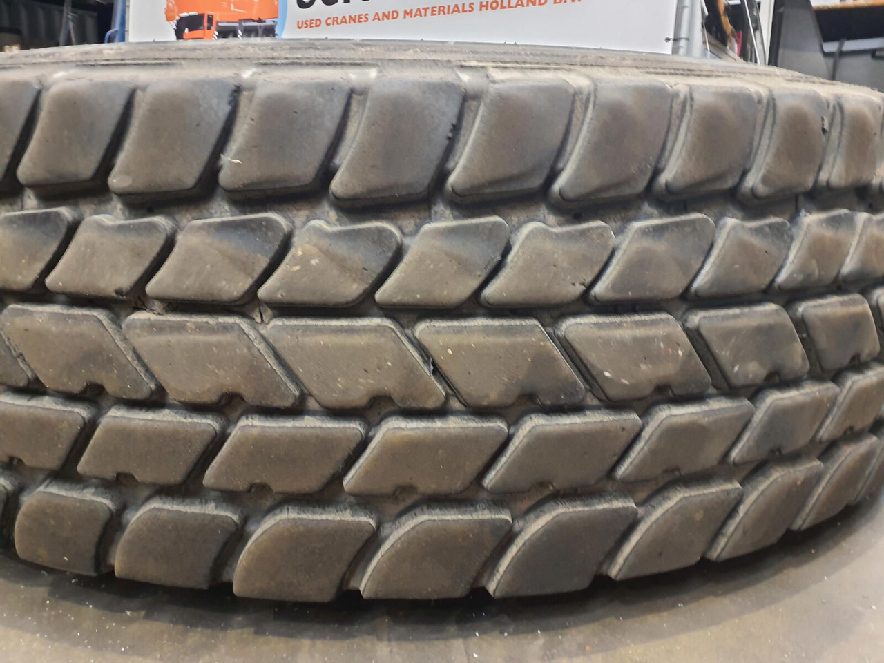 Grove Wheel 445/95R25 12 13.4 2p alu - Roată completă pentru Macara: Foto 3 Grove Wheel 445/95R25 12 13.4 2p alu - Roată completă pentru Macara: Foto 3