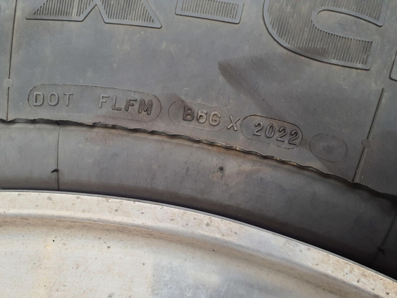 Grove Wheel 445/95R25 12 9 2p alu - Roată completă pentru Macara: Foto 3 Grove Wheel 445/95R25 12 9 2p alu - Roată completă pentru Macara: Foto 3