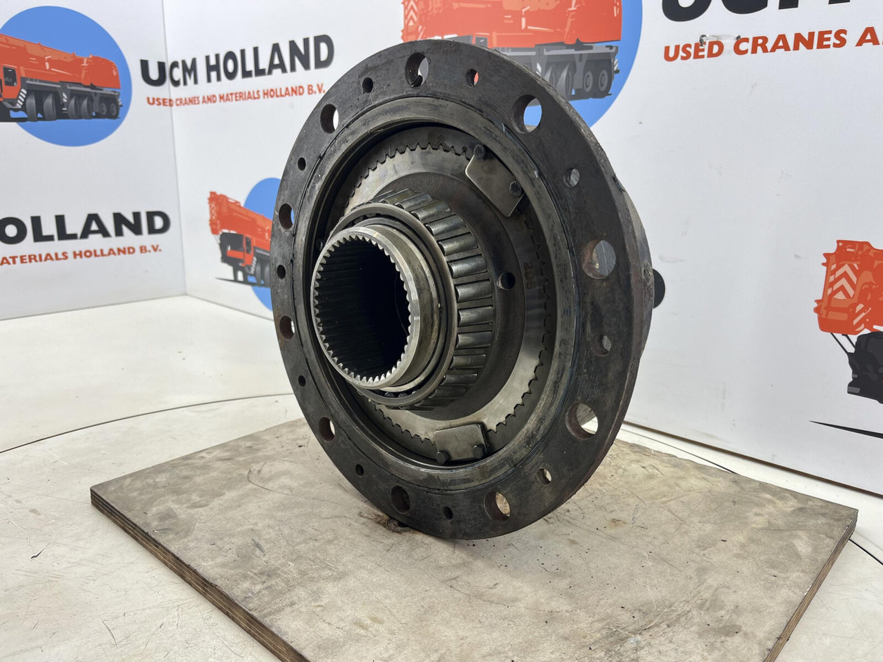 Krupp 70 GMT planetary gear 21-21-63-40-3pl-H135-46 - Transmisie finală pentru Automacara: Foto 3 Krupp 70 GMT planetary gear 21-21-63-40-3pl-H135-46 - Transmisie finală pentru Automacara: Foto 3