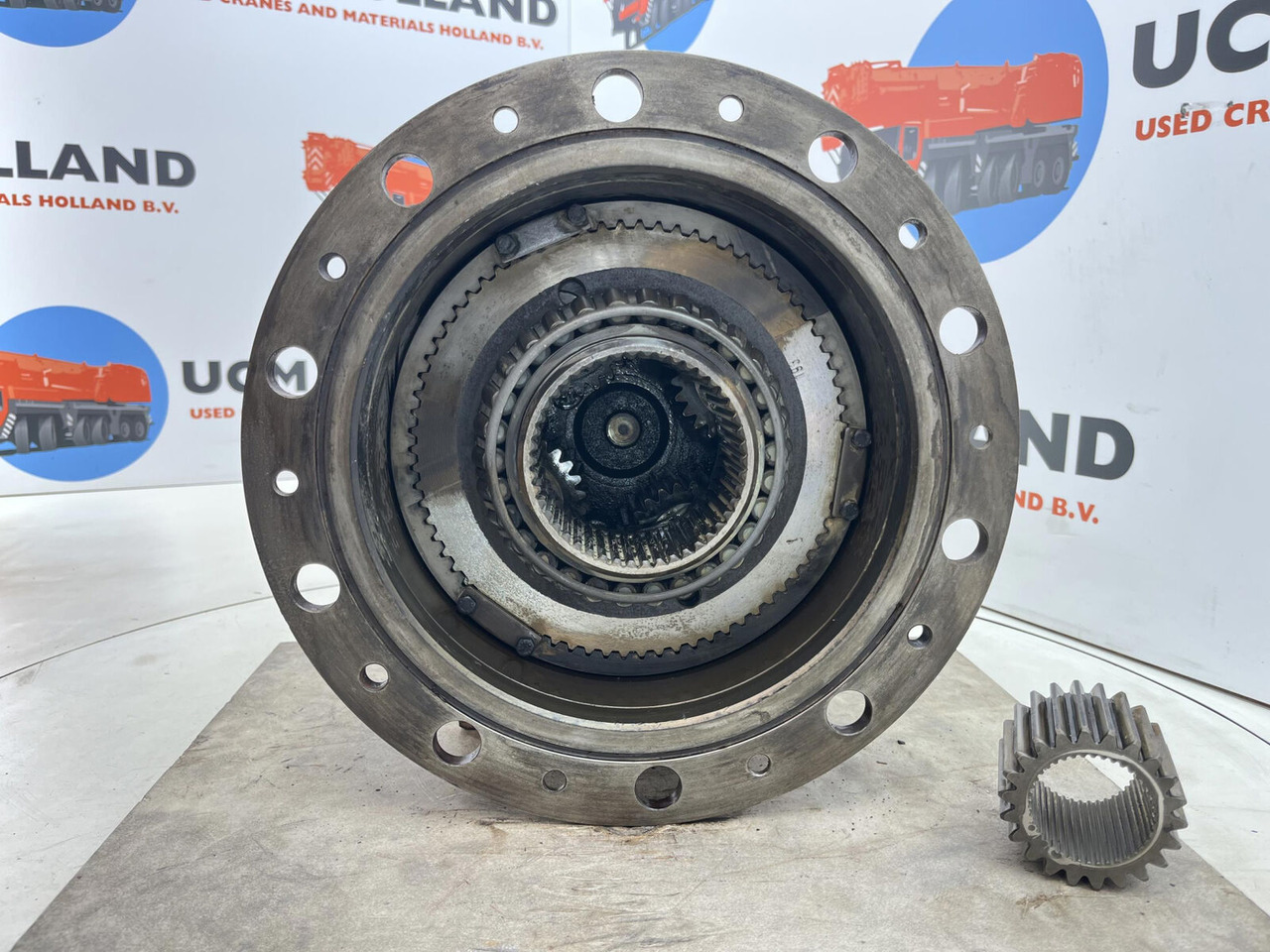 Krupp KMK 8350 planetary gear 22-25-74-40-4pl-H185-46 - Transmisie finală pentru Automacara: Foto 5 Krupp KMK 8350 planetary gear 22-25-74-40-4pl-H185-46 - Transmisie finală pentru Automacara: Foto 5