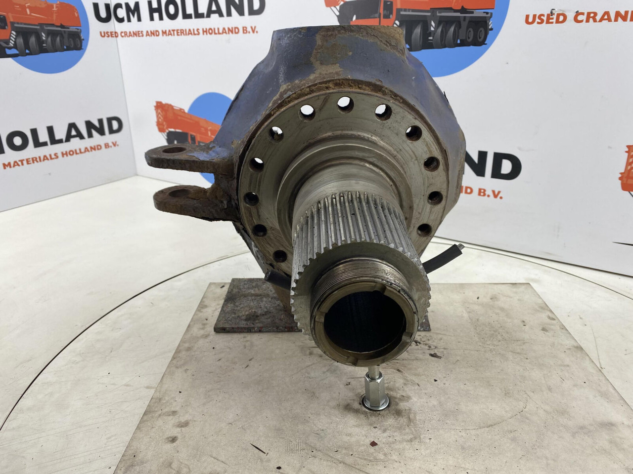 Liebherr LTM 1030-2 Steering knuckle 16 holes axle 2 - Fuzeta pentru Automacara: Foto 2 Liebherr LTM 1030-2 Steering knuckle 16 holes axle 2 - Fuzeta pentru Automacara: Foto 2