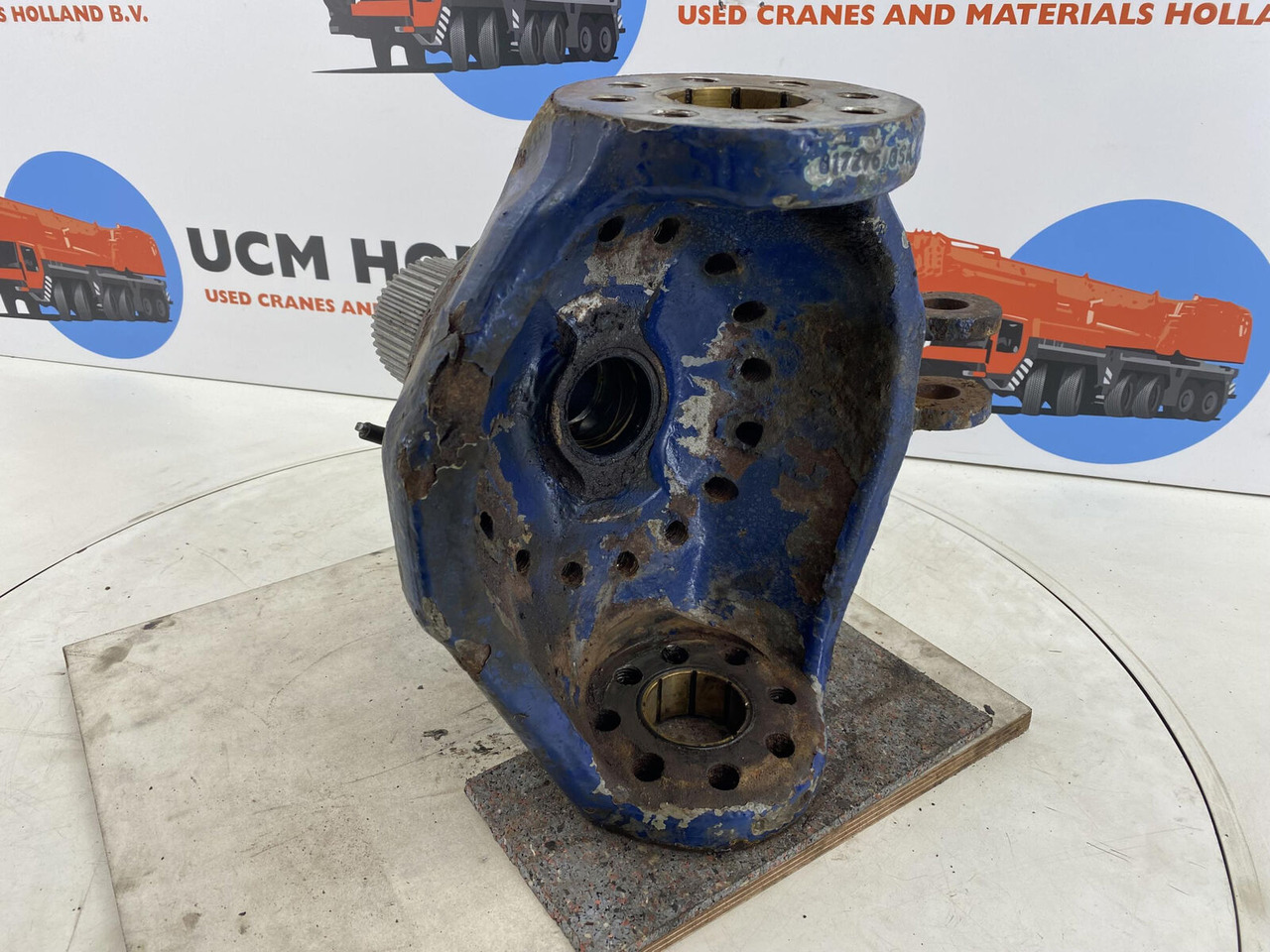 Liebherr LTM 1030-2 Steering knuckle 16 holes axle 2 - Fuzeta pentru Automacara: Foto 4 Liebherr LTM 1030-2 Steering knuckle 16 holes axle 2 - Fuzeta pentru Automacara: Foto 4