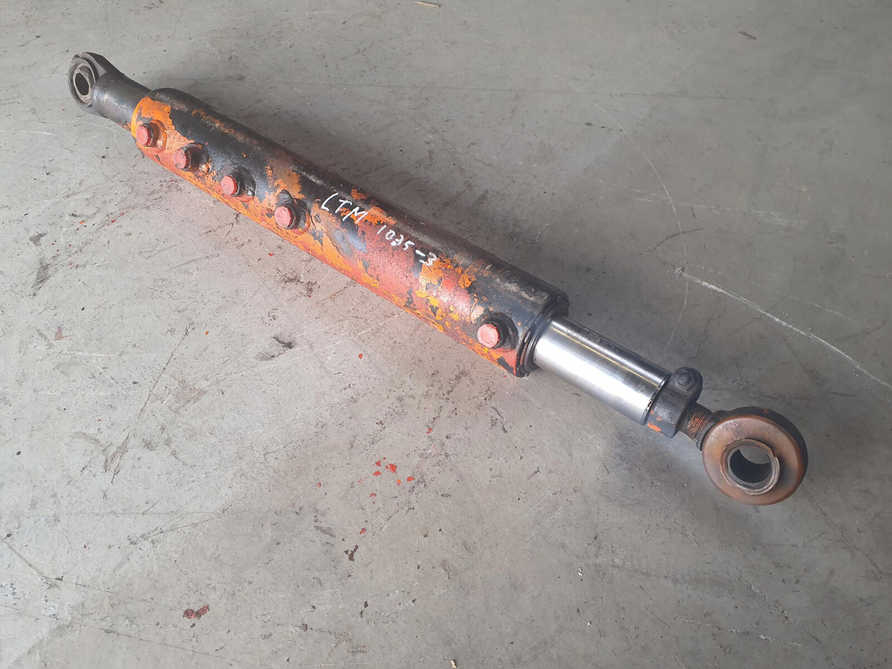 Liebherr LTM 1035 LTM 1025 steering locking cylinder - Cilindru hidraulic pentru Automacara: Foto 3 Liebherr LTM 1035 LTM 1025 steering locking cylinder - Cilindru hidraulic pentru Automacara: Foto 3