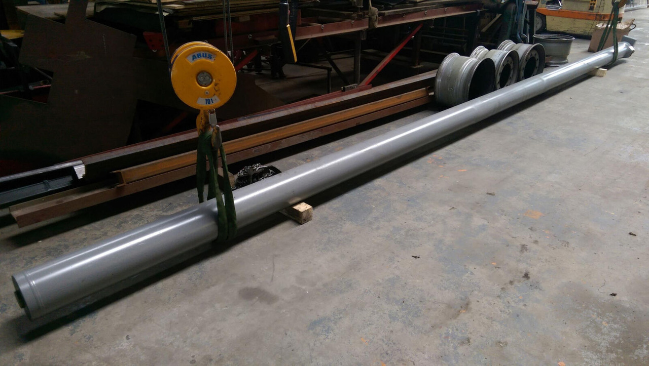 Liebherr LTM 1045-3.1 telescopic cylinder single - Cilindru hidraulic pentru Automacara: Foto 3 Liebherr LTM 1045-3.1 telescopic cylinder single - Cilindru hidraulic pentru Automacara: Foto 3