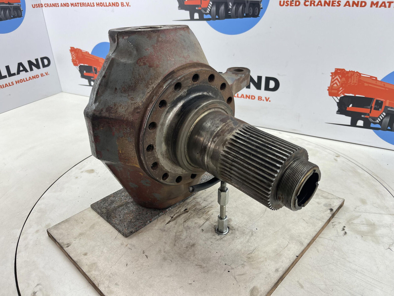 Liebherr LTM 1050-1 steering knuckle 16 holes axle 3 left - Fuzeta pentru Automacara: Foto 3 Liebherr LTM 1050-1 steering knuckle 16 holes axle 3 left - Fuzeta pentru Automacara: Foto 3