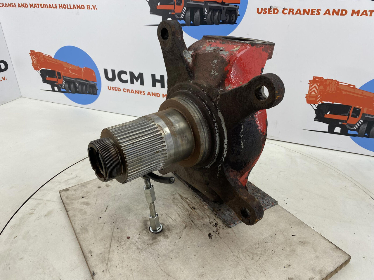 Liebherr LTM 1060 Steering knuckle axle 1 and 2 - Fuzeta pentru Automacara: Foto 1 Liebherr LTM 1060 Steering knuckle axle 1 and 2 - Fuzeta pentru Automacara: Foto 1