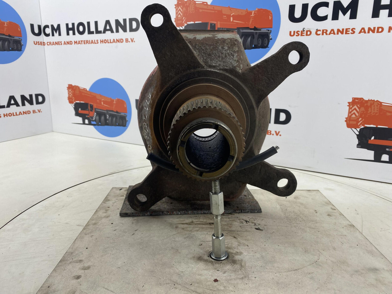 Liebherr LTM 1060 Steering knuckle axle 1 and 2 - Fuzeta pentru Automacara: Foto 2 Liebherr LTM 1060 Steering knuckle axle 1 and 2 - Fuzeta pentru Automacara: Foto 2