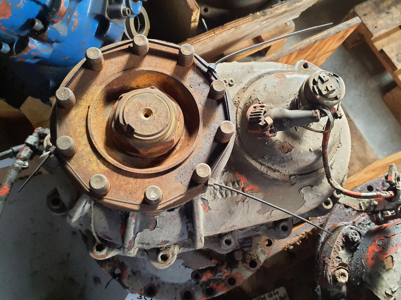 Liebherr LTM 1060 mid differential axle 2 13x35 - Diferențial pentru Macara: Foto 4 Liebherr LTM 1060 mid differential axle 2 13x35 - Diferențial pentru Macara: Foto 4