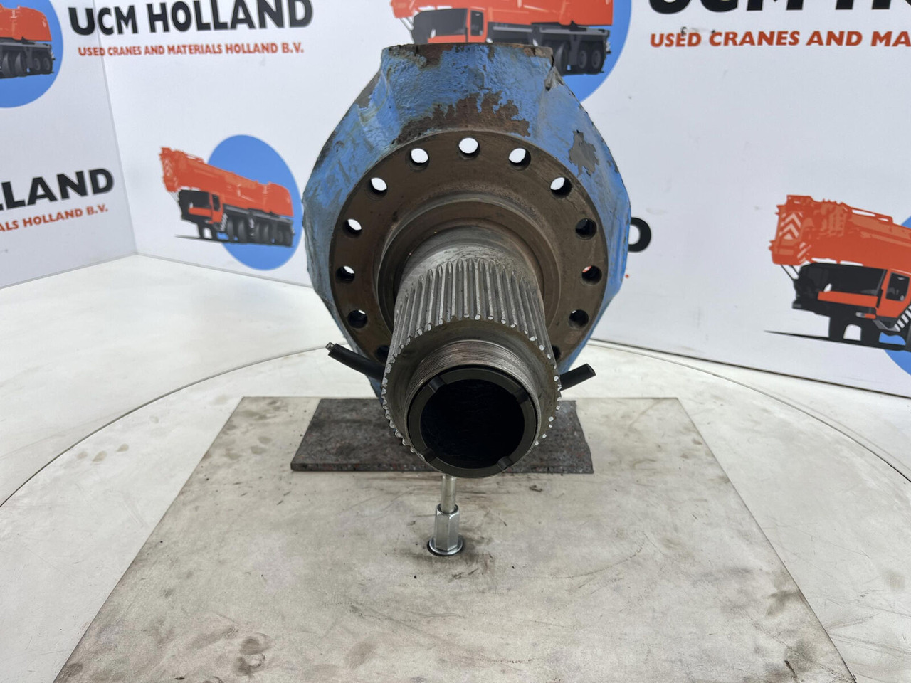 Liebherr LTM 1070 Steering knuckle 16 holes axle 4 - Fuzeta pentru Automacara: Foto 2 Liebherr LTM 1070 Steering knuckle 16 holes axle 4 - Fuzeta pentru Automacara: Foto 2