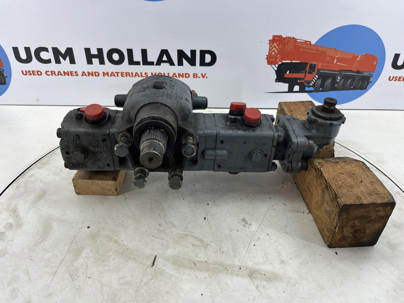 Liebherr LTM 1070 steering box - Coloană de direcție pentru Macara: Foto 3 Liebherr LTM 1070 steering box - Coloană de direcție pentru Macara: Foto 3