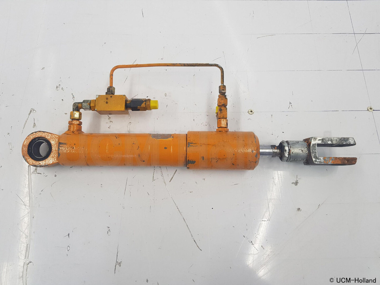 Liebherr LTM 1080-1 cabin tilt cylinder - Cilindru hidraulic pentru Automacara: Foto 1 Liebherr LTM 1080-1 cabin tilt cylinder - Cilindru hidraulic pentru Automacara: Foto 1