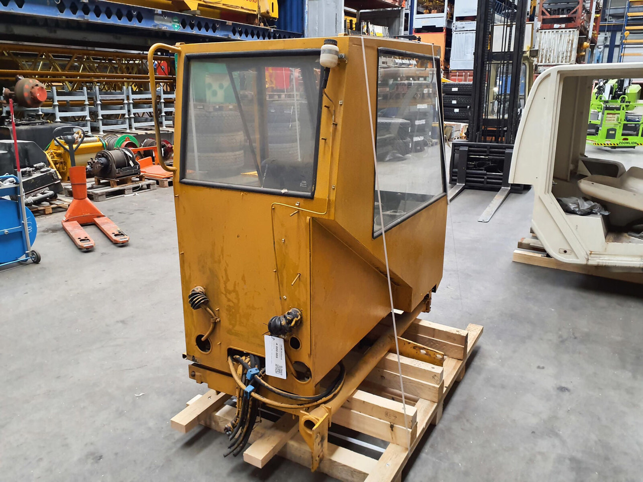 Liebherr LTM 1140 upper cabin - Cabină pentru Automacara: Foto 4 Liebherr LTM 1140 upper cabin - Cabină pentru Automacara: Foto 4