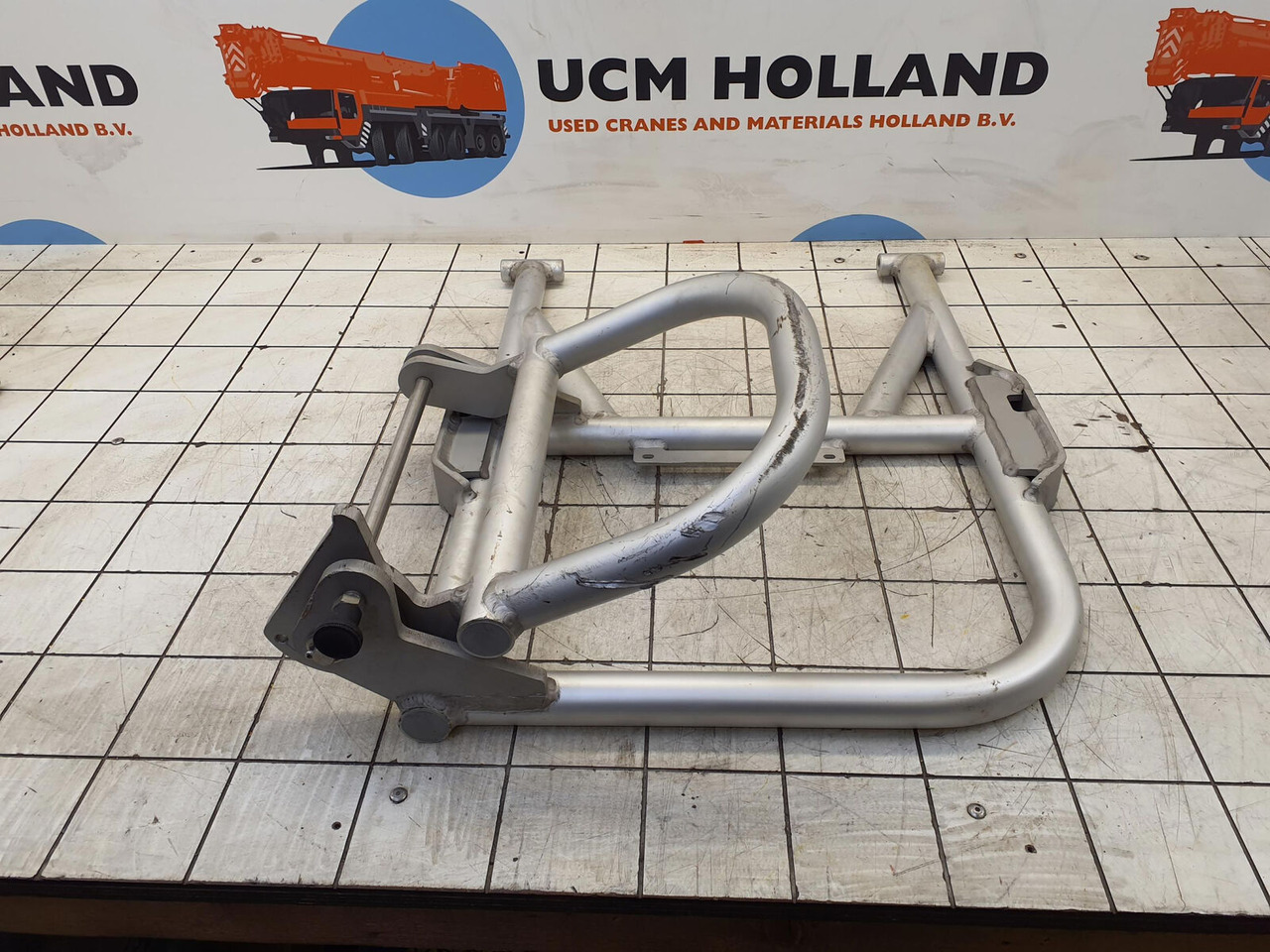 Liebherr LTM 1250-5.1 guard railing 40X500X760 - Caroserie și exterior pentru Automacara: Foto 4 Liebherr LTM 1250-5.1 guard railing 40X500X760 - Caroserie și exterior pentru Automacara: Foto 4