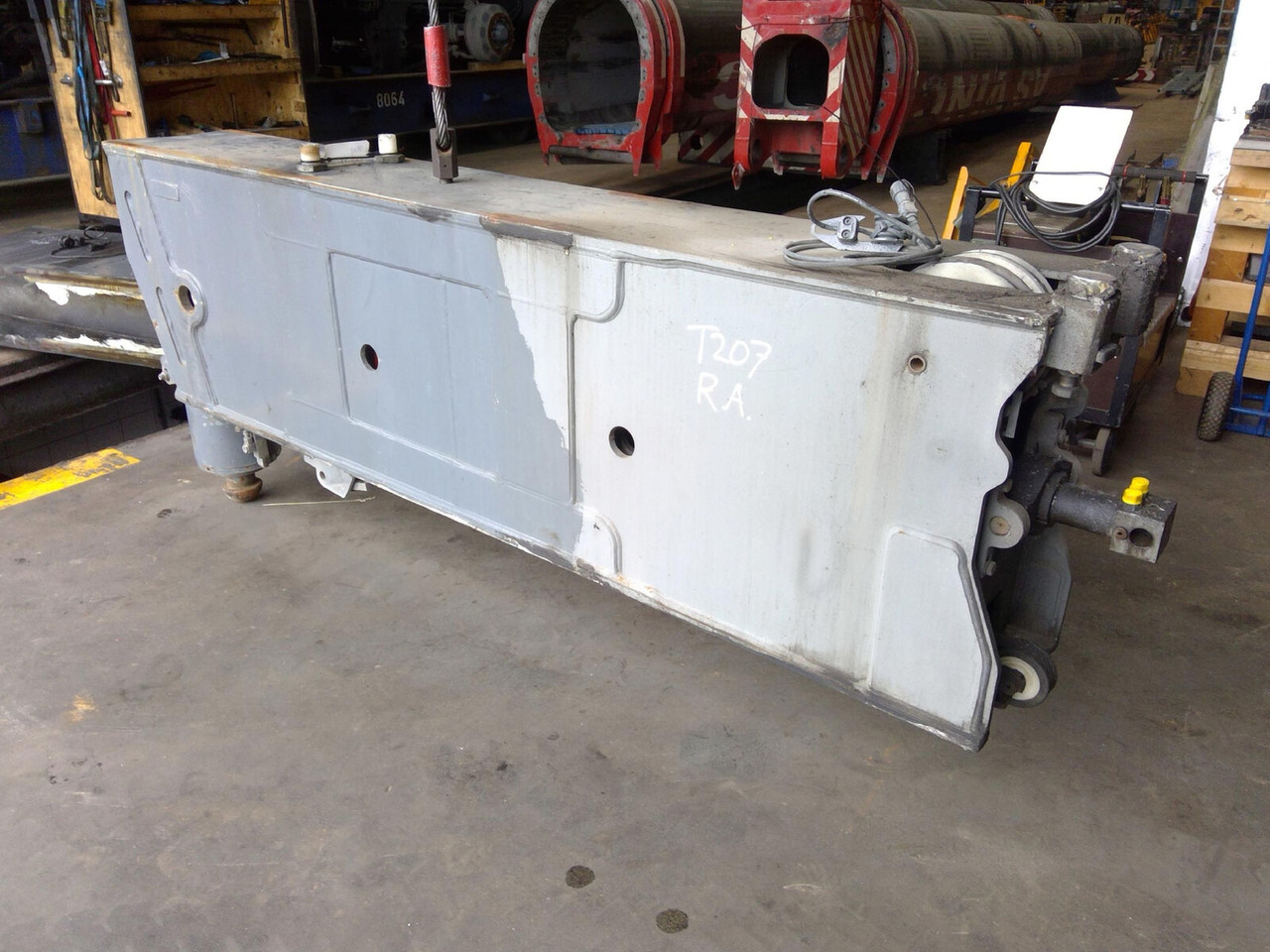 Liebherr LTM 1250-6.1 outrigger beam complete rear - Suspensie pentru Macara: Foto 4 Liebherr LTM 1250-6.1 outrigger beam complete rear - Suspensie pentru Macara: Foto 4