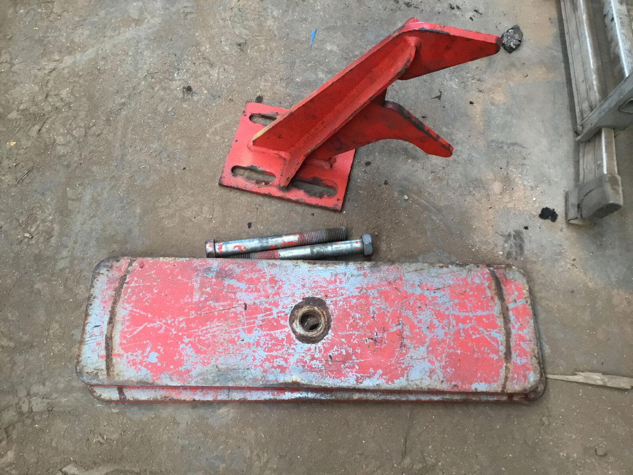 Liebherr LTM 1500-8.1 counterweight support tray - Caroserie și exterior pentru Automacara: Foto 5 Liebherr LTM 1500-8.1 counterweight support tray - Caroserie și exterior pentru Automacara: Foto 5