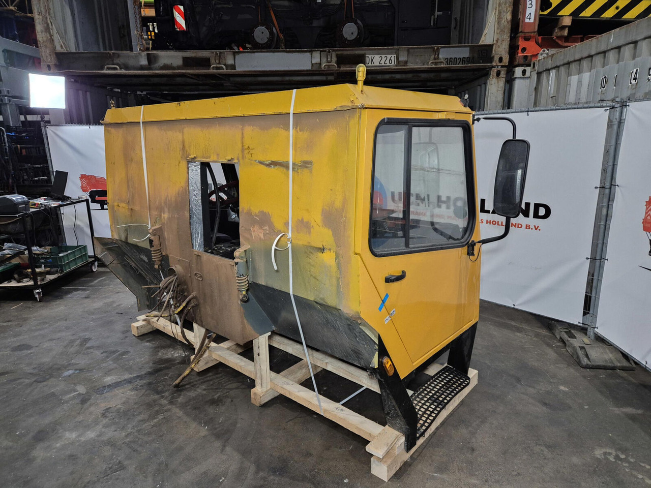 Liebherr LTM drivers cabin - Cabină pentru Automacara: Foto 3 Liebherr LTM drivers cabin - Cabină pentru Automacara: Foto 3