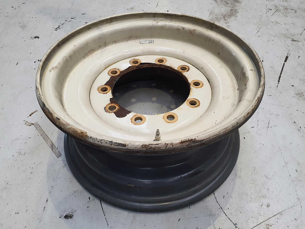 Liebherr Rim 445/95R25 10 12 1p - Jantă pentru Macara: Foto 1 Liebherr Rim 445/95R25 10 12 1p - Jantă pentru Macara: Foto 1