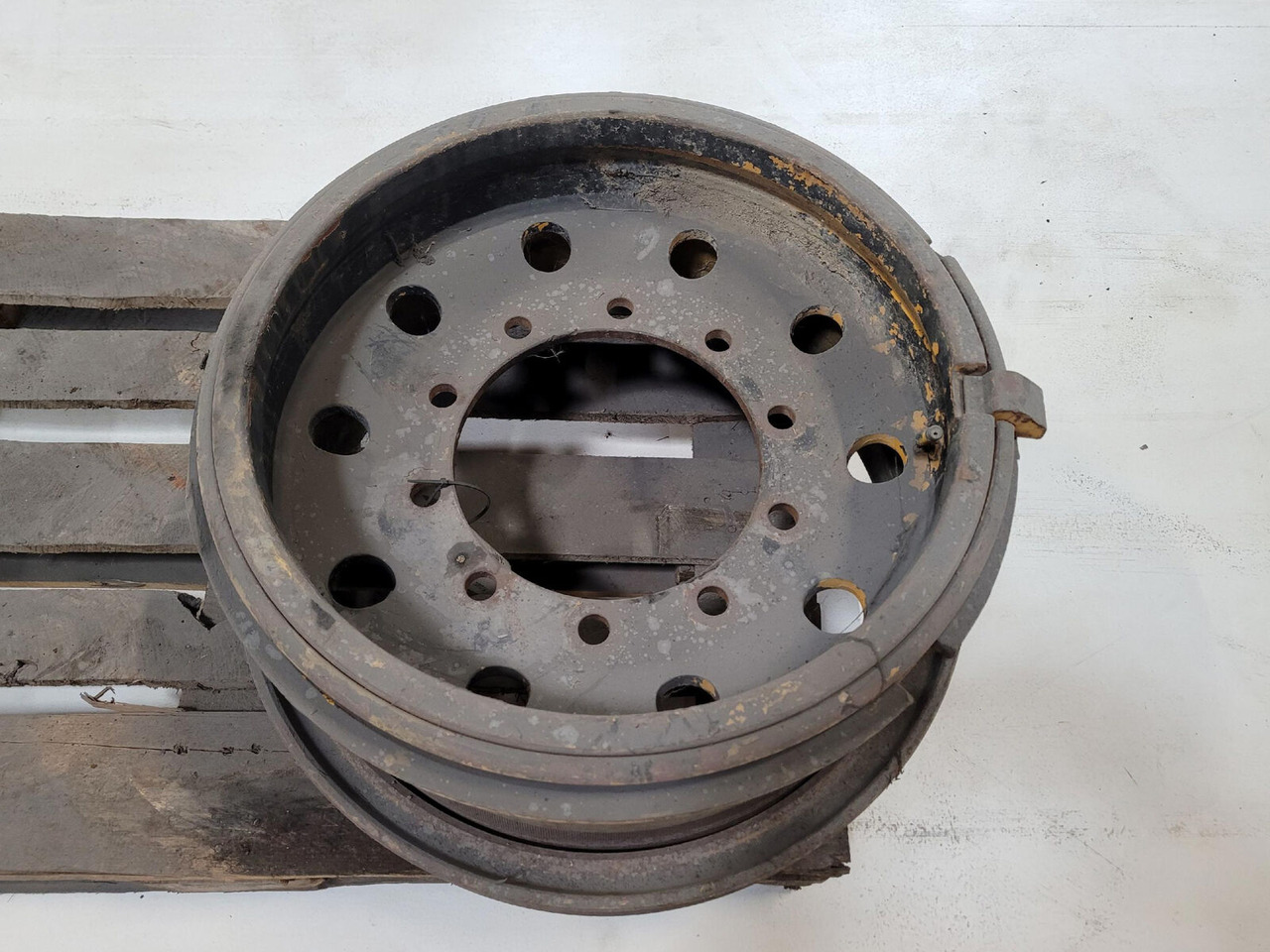 Rim 445/95R25 10 14.5 5p - Jantă pentru Macara: Foto 1 Rim 445/95R25 10 14.5 5p - Jantă pentru Macara: Foto 1