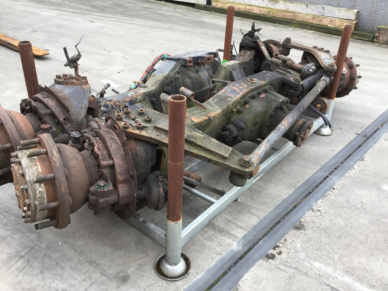 Spierings SK 598 axle 2 - Punte şi piese pentru Automacara: Foto 1 Spierings SK 598 axle 2 - Punte şi piese pentru Automacara: Foto 1