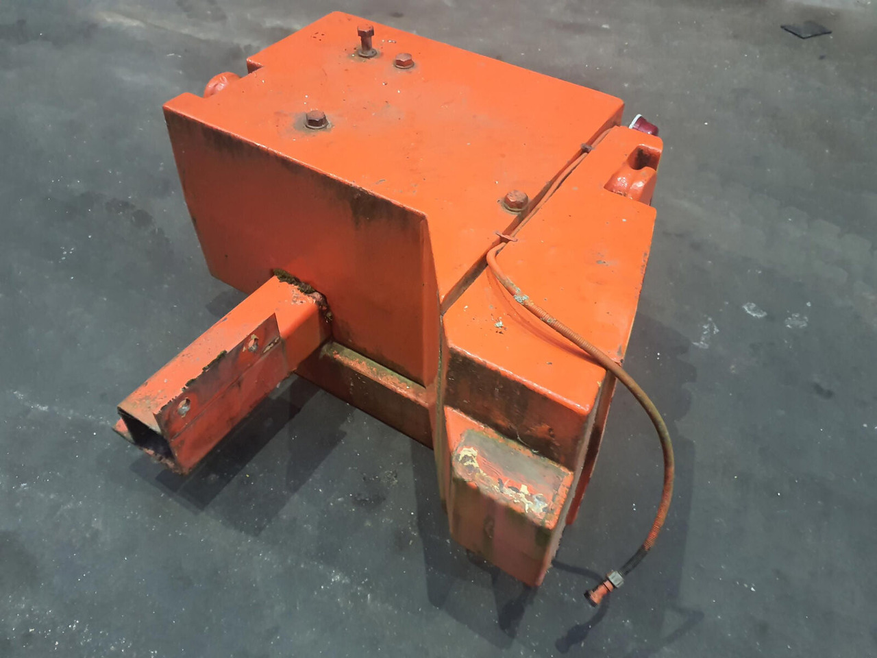 Terex AC 155 counterweight 1.2t + 0,3t right - Contragreutate pentru Automacara: Foto 2 Terex AC 155 counterweight 1.2t + 0,3t right - Contragreutate pentru Automacara: Foto 2