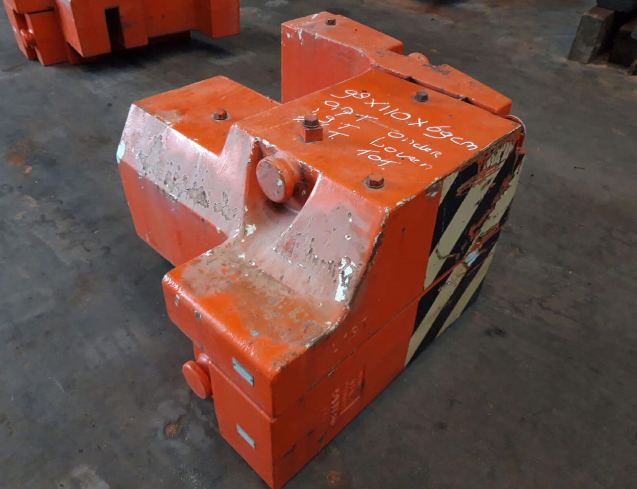 Terex AC 205 counterweight 2.6 ton (0.7/1.9t) - Contragreutate pentru Automacara: Foto 2 Terex AC 205 counterweight 2.6 ton (0.7/1.9t) - Contragreutate pentru Automacara: Foto 2