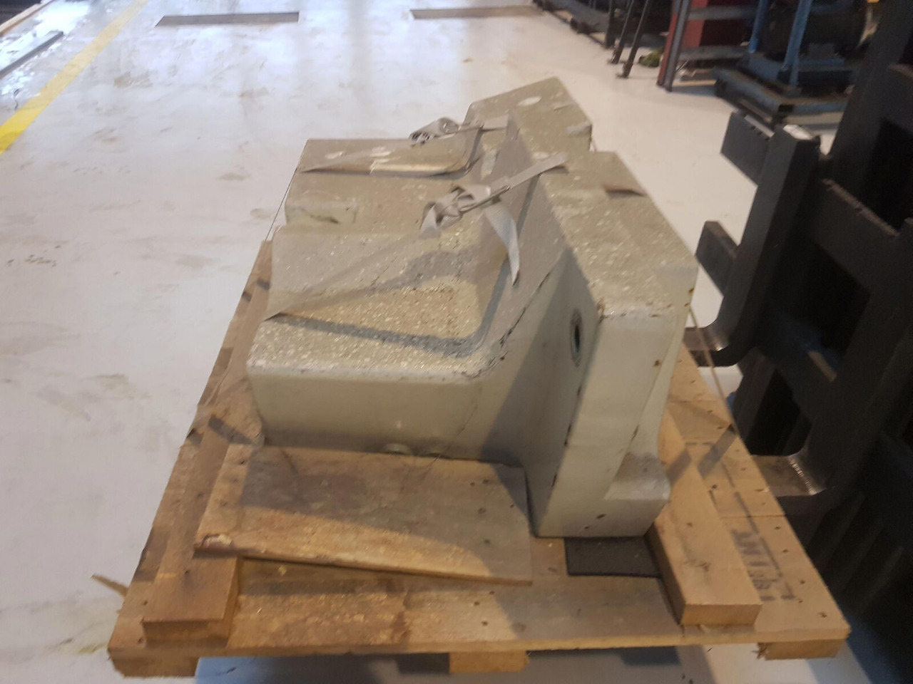 Terex Terex Challenger 4200 counterweight 1,4 ton - Contragreutate pentru Automacara: Foto 5 Terex Terex Challenger 4200 counterweight 1,4 ton - Contragreutate pentru Automacara: Foto 5